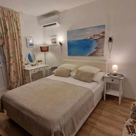 Apartment Melody